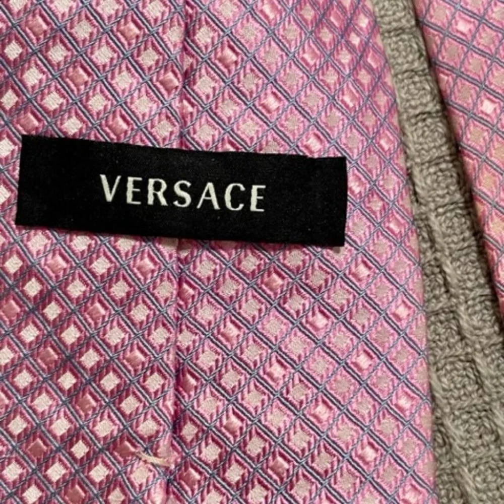 EUC Beautiful Versace Pink diamond silk tie Italy Red lining - Picture 6 of 8